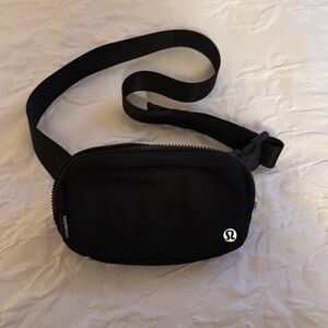 LULULEMON Everywhere Belt Bag